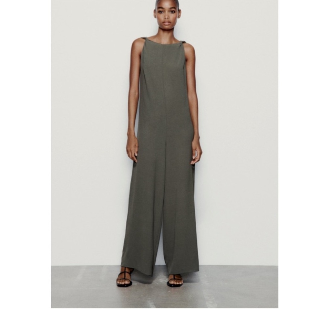 Zara Flowy Knotty Green Jumpsuit